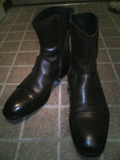 革のブーツ