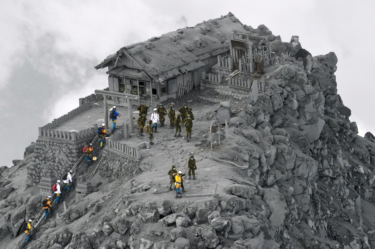 首が飛んだ国常立尊 御嶽山噴火が暗示する日本の未来 御嶽山の噴火には 多くの謎が隠されています ぽんちゃんからの伝言