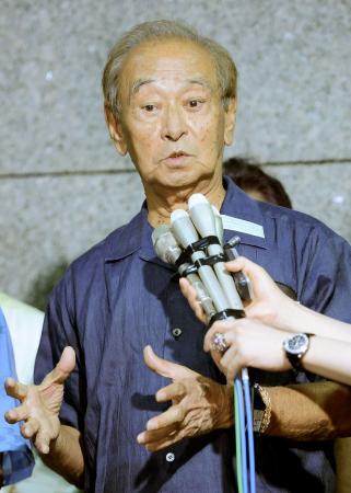 沖縄県の仲井真弘多知事は１２日午前、防衛省で森本敏防衛相と会談し、米軍垂直離着陸輸送機ＭＶ２２オスプレイの普天間飛行場（同県宜野湾市）配備計画に関し「中止、見直しをお願いしたい」と要請した
