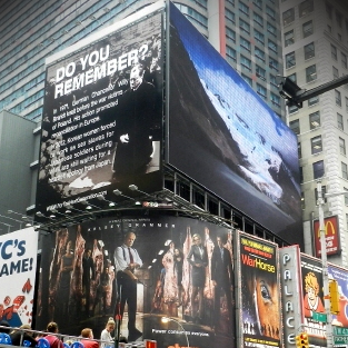 ニューヨークのタイムズスクウェアに慰安婦広告登場　12月まで