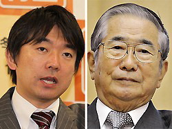 日本維新の会の橋下徹代表（写真左）と太陽の党の石原慎太郎共同代表