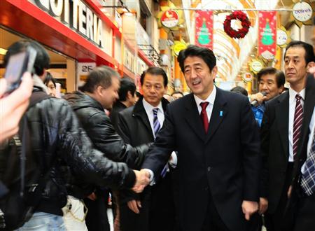 安倍総裁と野田首相が雌雄を決する次期衆院選。東京・大阪の序盤情勢を徹底分析した＝２８日午後、東京、中野区