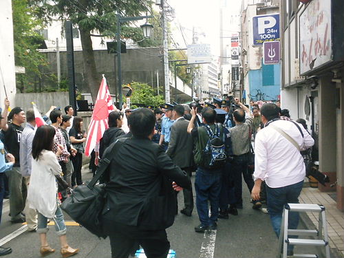 2012.6.3吉本興業東京本部へ抗議活動