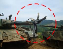 韓国軍の戦車、火を噴いた後
