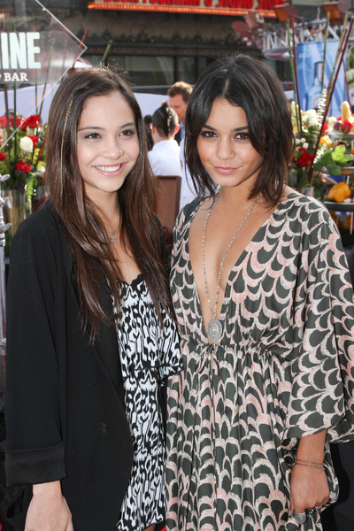 vanessa-hudgens-25.jpg