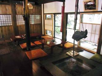 12-5-5 店内いろり