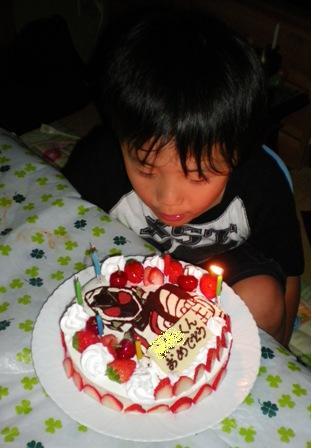 お誕生日ケーキ①