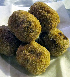 俵型のコロッケ