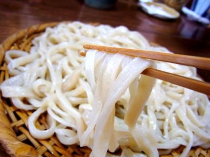 13-4-26　うどんたべ