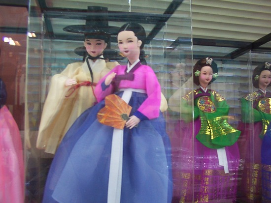 嫁不足で韓国人の嫁を入れたら農作業せず韓国料理の店をつくられた挙句、韓国人の割合が高くなって乗っ取られた戸沢村（山形）