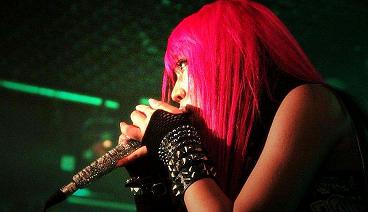 Maiko, vocal - Dazzle Vision