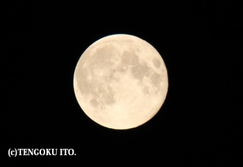 moon2_20150103153638ec4.jpg