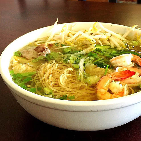 十何年ぶりのワンタンエッグヌードル