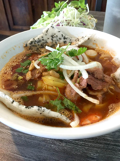 うずらのタマゴとエッグヌードル