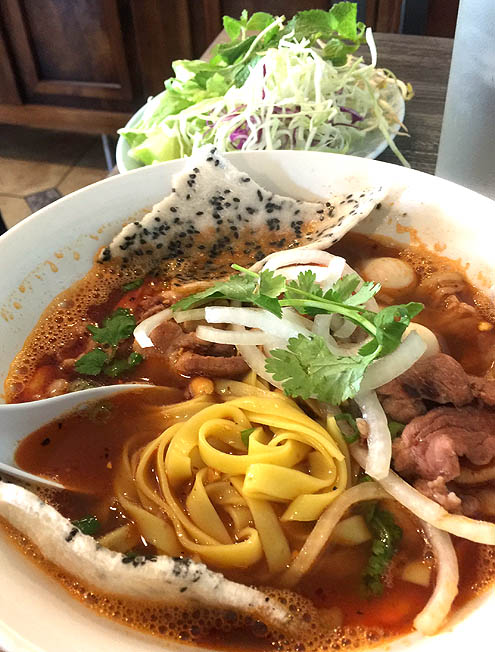 うずらのタマゴとエッグヌードル