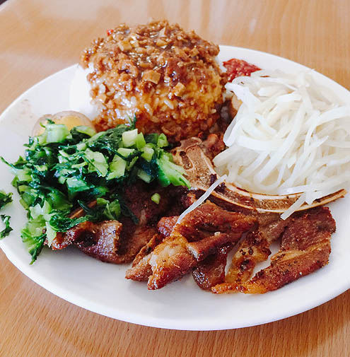 排鶏飯vs排骨飯どっち