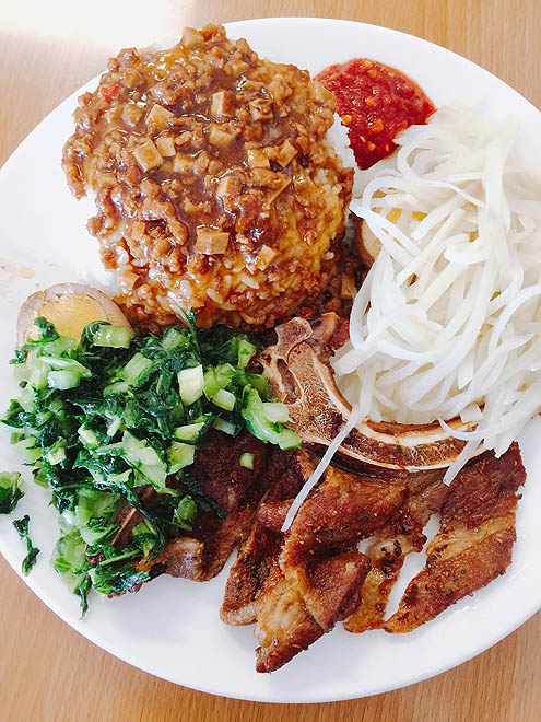 排鶏飯vs排骨飯どっち