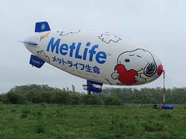 メットライフ生命 飛行船スヌーピーJ号