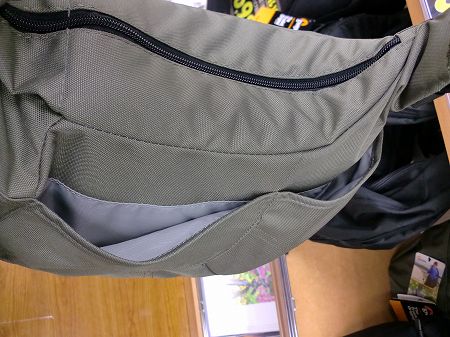 【ロープロ パスポートスリング】