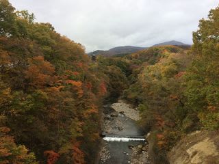 定義山の紅葉と謎の定義温泉 １ 山形夢横丁