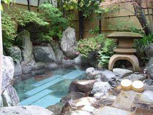 旅館　奴（やっこ）：100%源泉掛け流しの貸切露天風呂