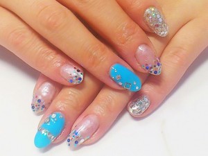 Cenbless　ターコイズブルー×ホログラデーションジェルネイル☆
