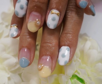 Cenbless スモーキーカラーが大人可愛い☆変形丸フレンチ×ドットネイル♪