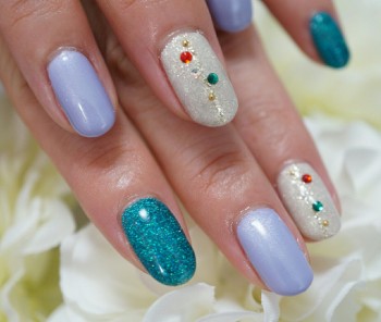 Cenbless　大人な控えめクリスマスネイル