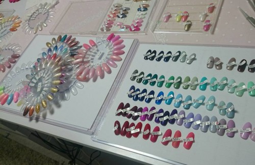 Cenbless　ネイルサロン カラーチャート貼り換え整理