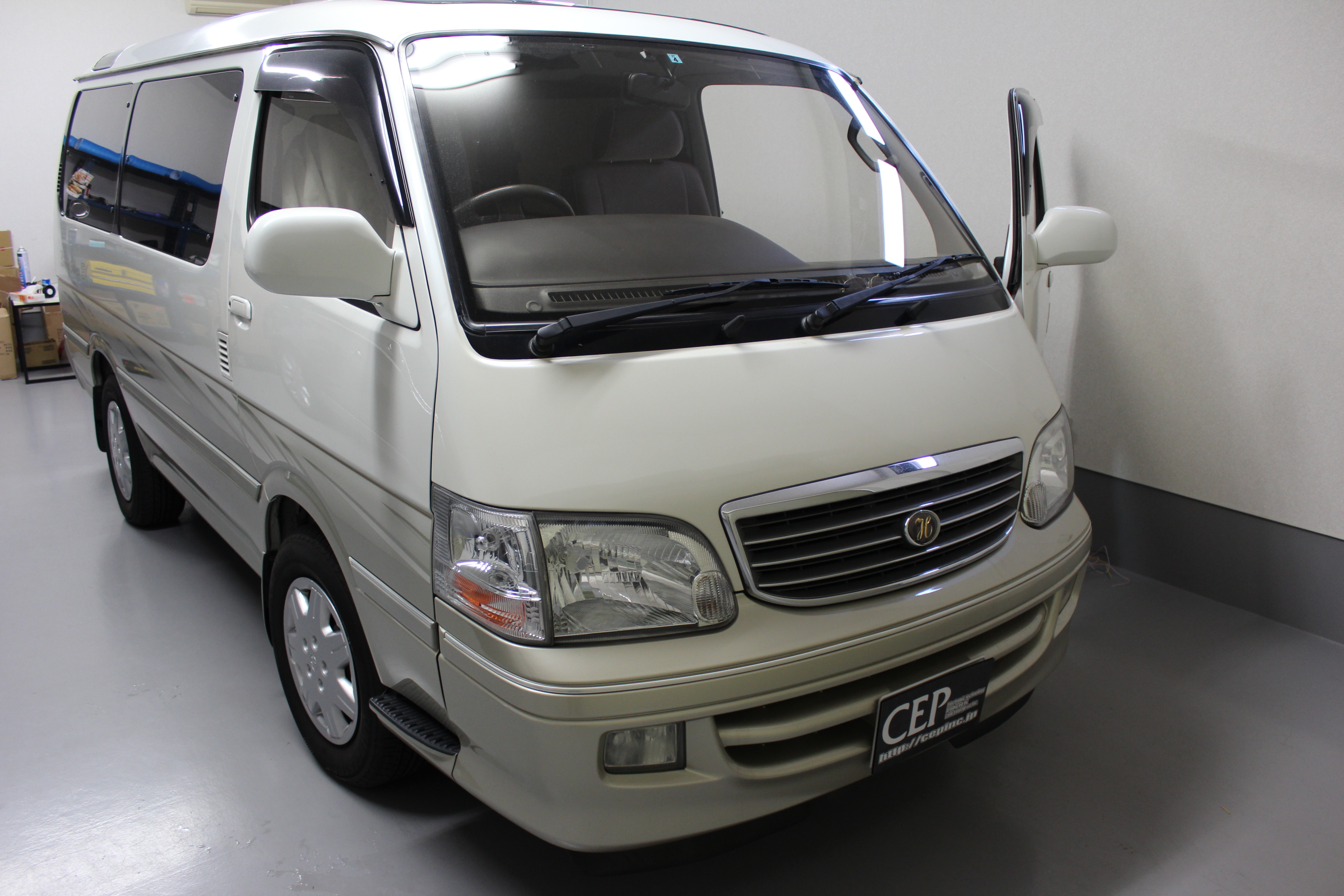 100_hiace_1