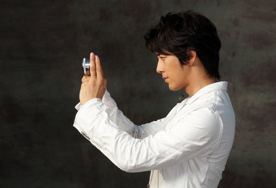 배우 
고수의 매력을 그대로 담아낸 소니 알파 NEX CF 온에어!