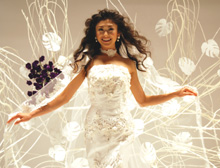 自然体の“ポーズ”を決める山田優