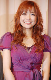 交際認めた佐藤江利子