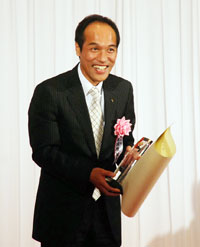 宮崎から“日帰り出張”の合間に登場した東国原英夫知事