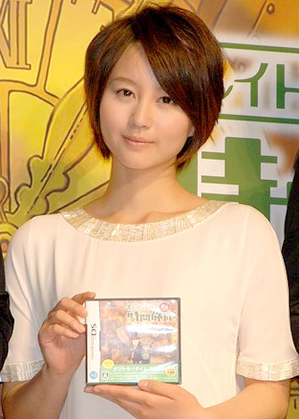 DSソフト「レイトン教授と最後の時間旅行」発売記念完成披露会に出席した堀北真希　