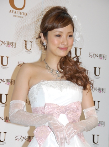 「上戸彩プロデュースウェディングドレス」　