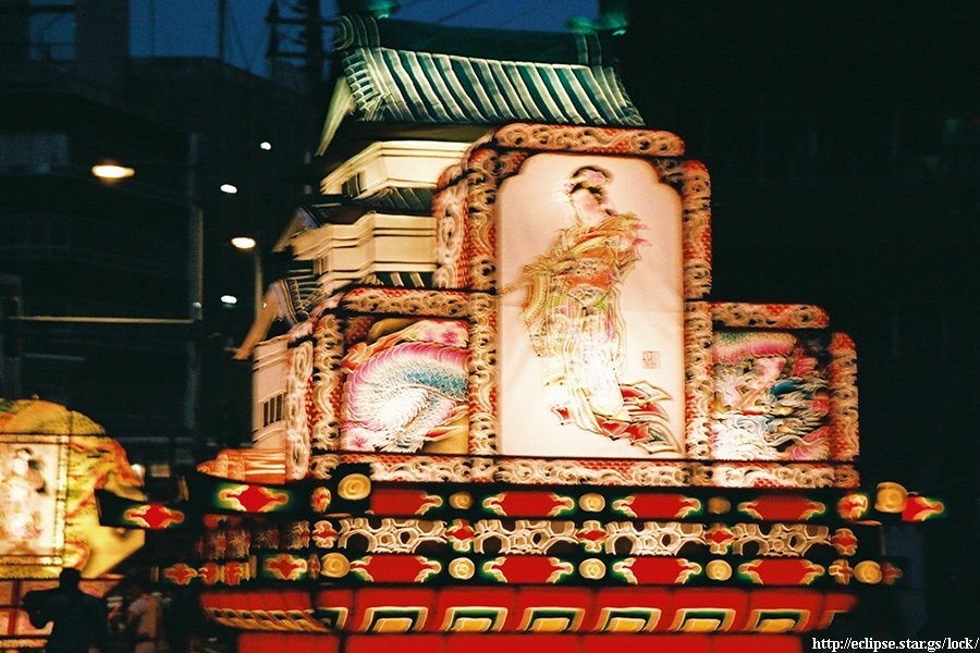 前ねぷた・弘前城天守閣
