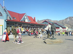 ロングイェールビーンの遠景