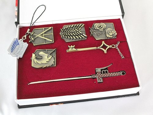 複数セット! 進撃の巨人 バッジ ペンダント 武器 6点セット コレクション用 更にストラップ! 調査兵団 憲兵団 駐屯兵団 訓練兵団 コスプレ道具 attack on titan 【空縁隊】