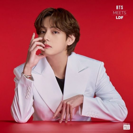 BTSのV、REDよりも鮮烈な美しさ