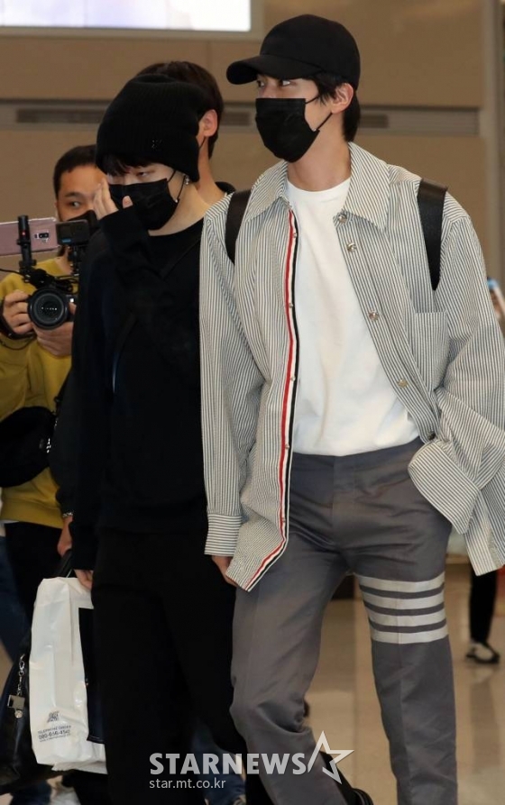 米国公演終えた防弾少年団が帰国…高級ブランドを着こなすメンバー6人