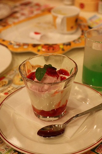 Strawberry yoğurt sundae(苺ヨーグルトサンデー)