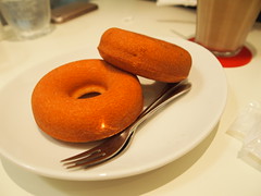 FLAGS Cafe 新宿 ドーナツ コーヒー