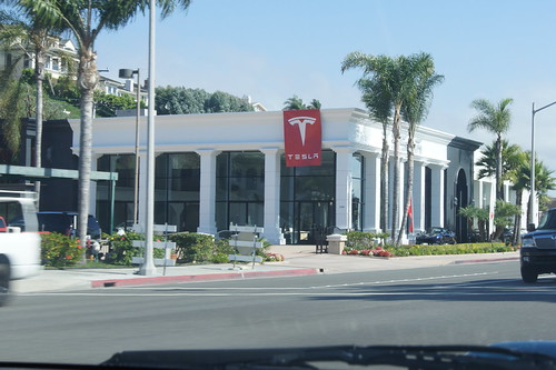 tesla store 1
