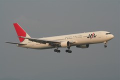 Japan Airlines Boeing 767-300