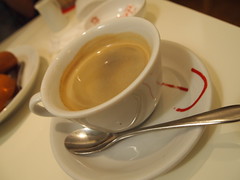 FLAGS Cafe 新宿 ドーナツ コーヒー