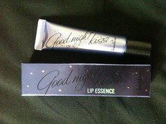 【banila co.(バニラコ)】good night kiss LIP ESSENCE