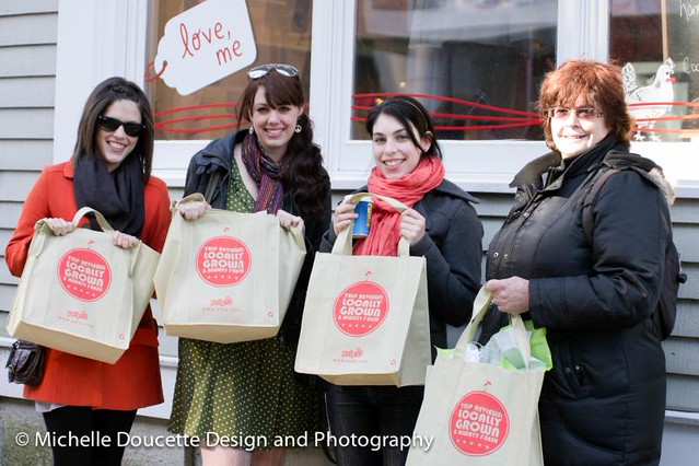 キャッシュモブに参加した人の笑顔