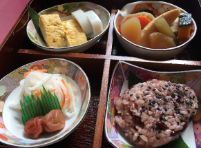 縁起の良い素材をそろえてお祝いを演出♪
