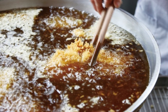 唇の色　脂っこい食べ物